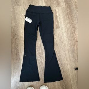 Brand new Raquel high waist flare pants - size medium SHORT- Black